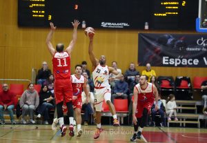 Les Lions de Genve sÕimposent face  Massagno au Pommier