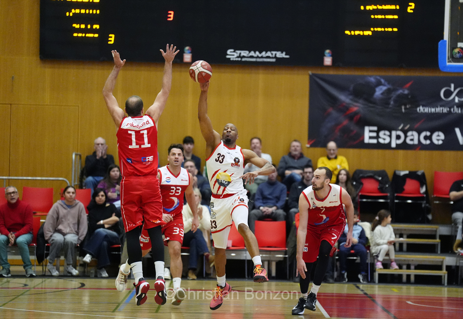 Les Lions de Genve sÕimposent face  Massagno au Pommier