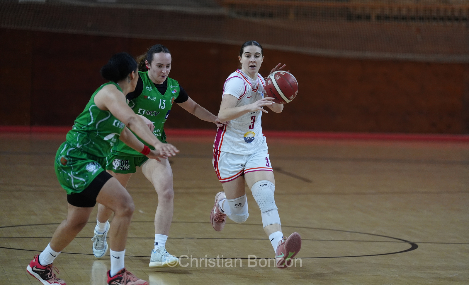 Genve LPO renverse Pully et file en finale (80-69)