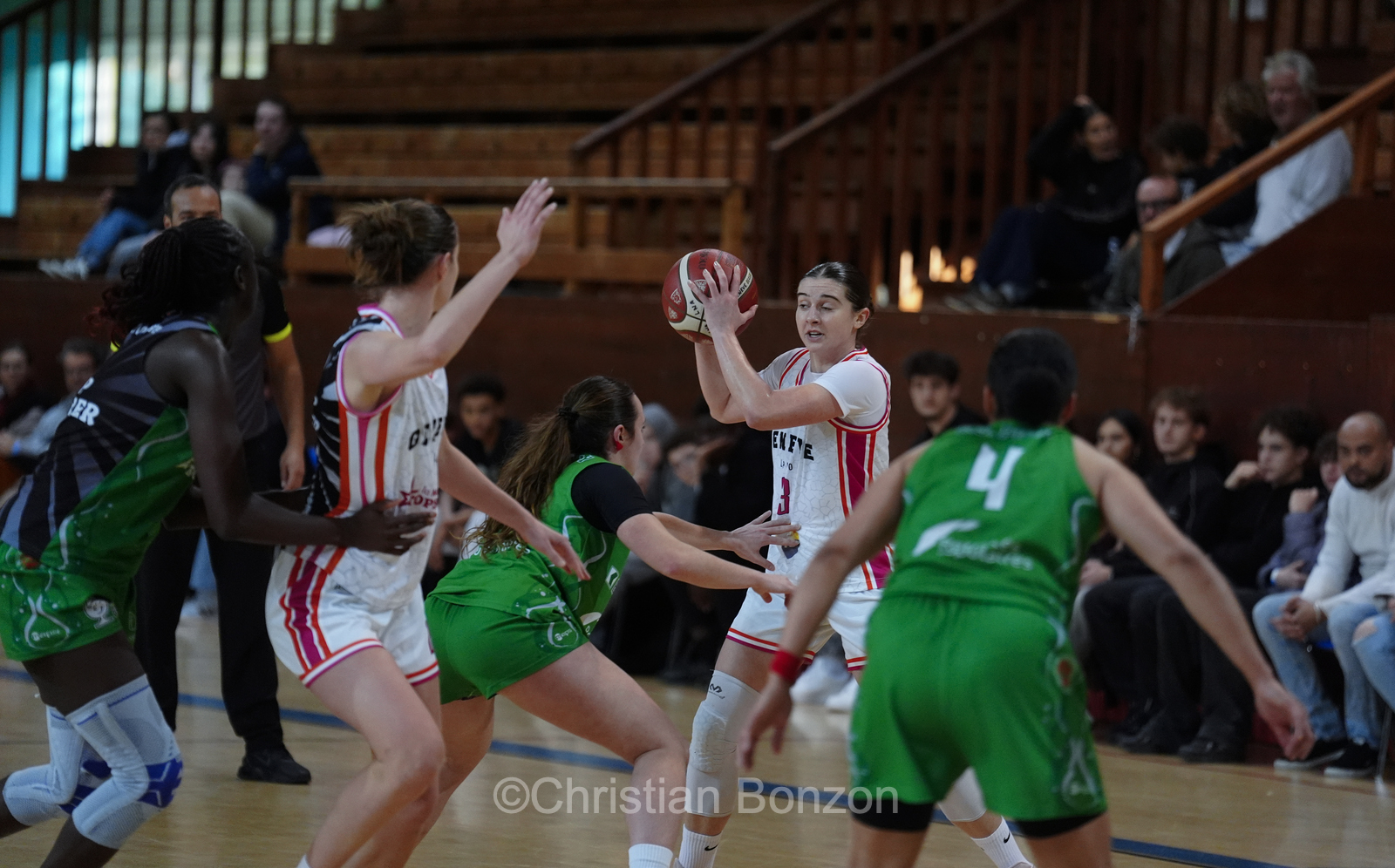 Genve LPO renverse Pully et file en finale (80-69)