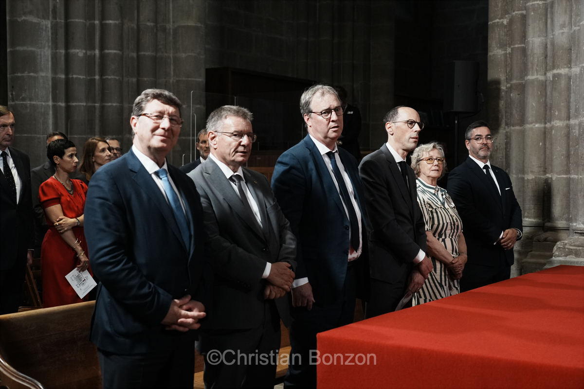 Justice genevoise: le temps du serment pour les magistrats lus